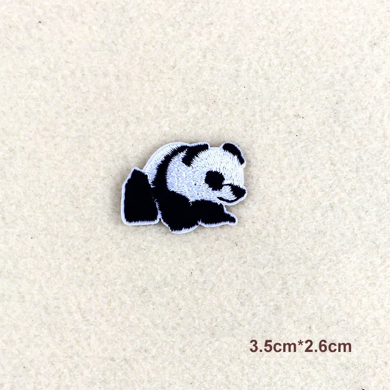 9p/lot Panda Cartoon patches for clothing hot iron on lovely animal Embroidered clothes patches for children handmade