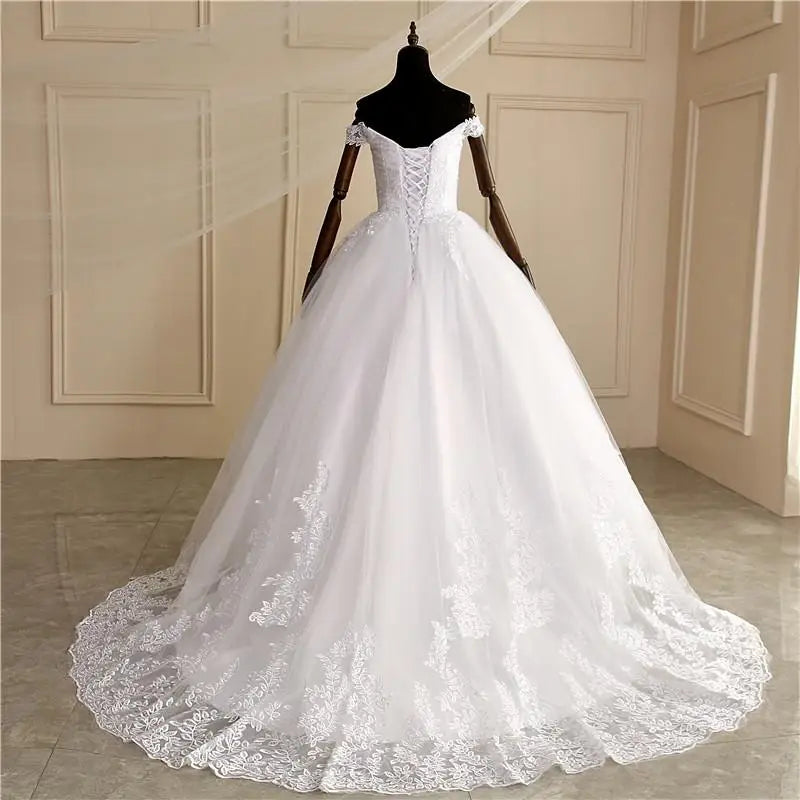 Luxury Lace Boat Neck Ball Gown Wedding Dresses Sweetheart Sheer Princess. Applique Bridal Gowns Casamento Customized
