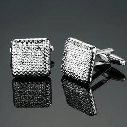 Botões de punho de alta qualidade de cobre  e muito elegante.