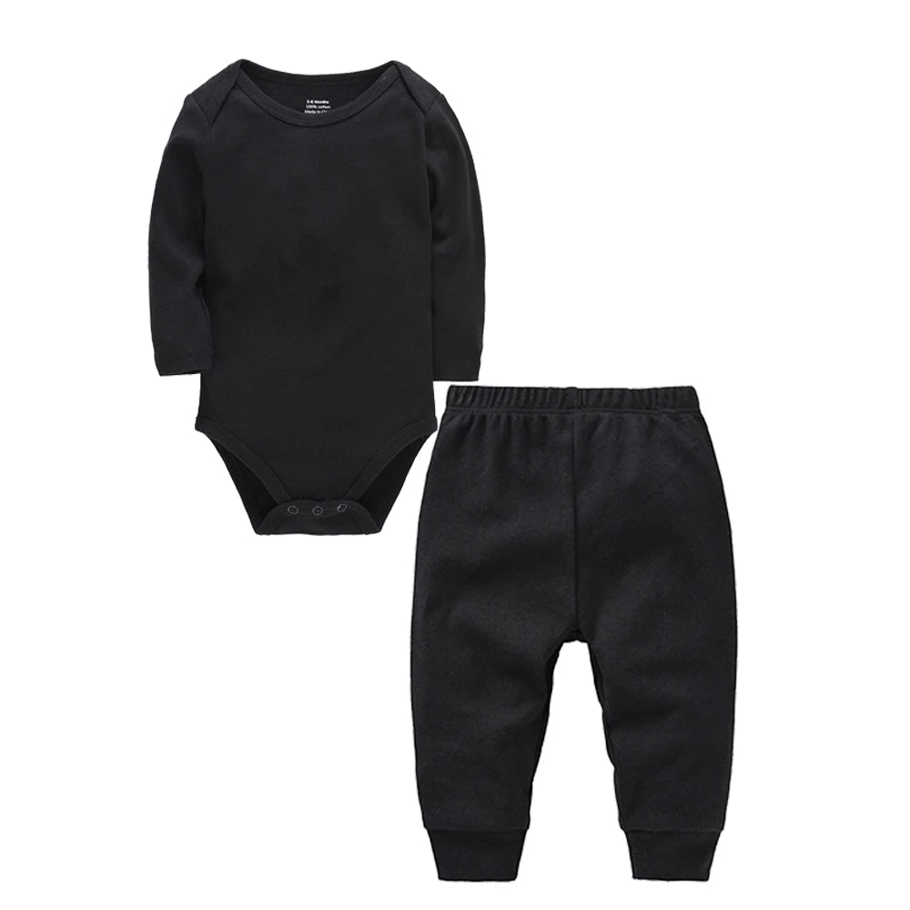 Um toque especial no guarda-roupa do seu bebê de 3 a12 meses.