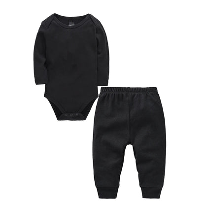 Um toque especial no guarda-roupa do seu bebê de 3 a12 meses.