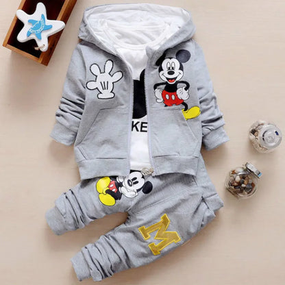 conjunto de 3 pecas do Mickey  para meninos e meninas com muito estilo.