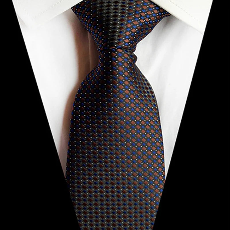 Gravata elegante e luxuosa para casamentes e momentos marcantes. 8 cm. com 68  cores e modelos diferentes