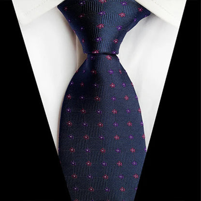 Gravata elegante e luxuosa para casamentes e momentos marcantes. 8 cm. com 68  cores e modelos diferentes