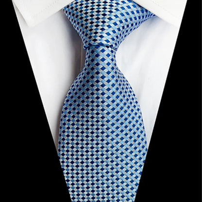 Gravata elegante e luxuosa para casamentes e momentos marcantes. 8 cm. com 68  cores e modelos diferentes