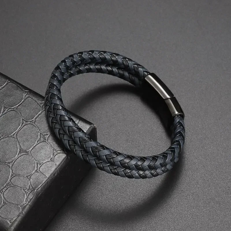 Simples e Classic , Black Hand Woven Leather Bracelet with Metal Magnetic Clasp Men's Fashion Jewelry .