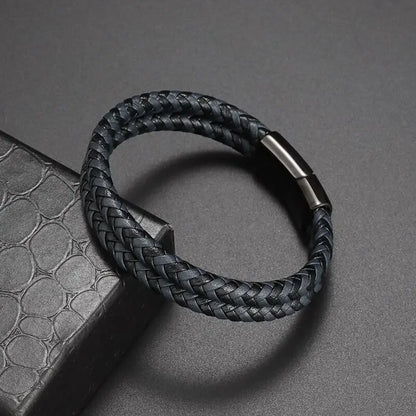 Simples e Classic , Black Hand Woven Leather Bracelet with Metal Magnetic Clasp Men's Fashion Jewelry .