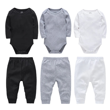 Um toque especial no guarda-roupa do seu bebê de 3 a12 meses.