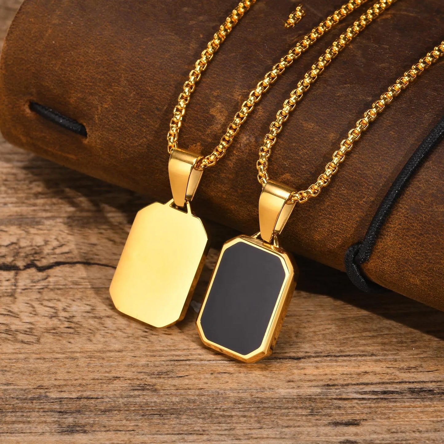 Casual Black Enamel Necklaces for Men,Waterproof Stainless Steel Square Pendant Simple Fashion Male Collar Jewelry Gift                Ideal para momentos especiais..  Seu bebê merece o melhor.  Ideal para você.  Qualidade e sofisticação...