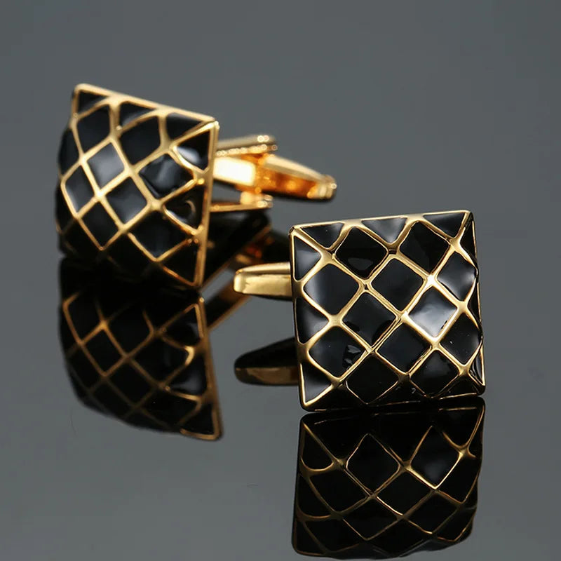 Botões de punho de alta qualidade de cobre  e muito elegante.