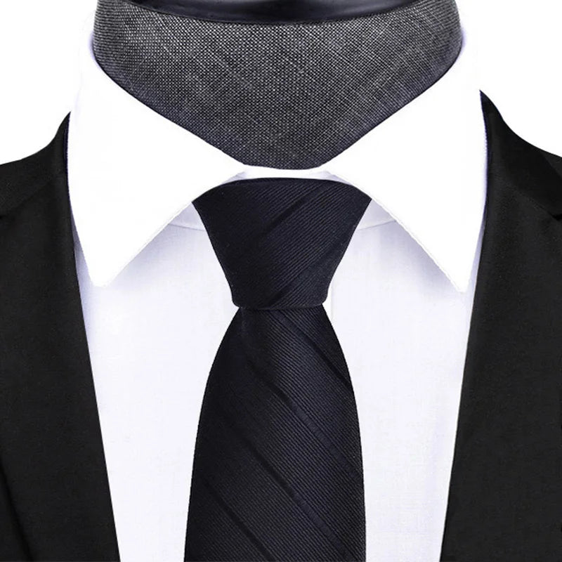 Gravata elegante e luxuosa para casamentes e momentos marcantes. 8 cm. com 68  cores e modelos diferentes