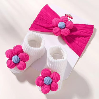 Fita com laco e sapatinhos meia a combinar Feito com carinho para o sua bebê ficar ainda mais fofa. dos 0 meses a  12 meses. fita tipo faixa par cabeça  conjunto com meias m acessório que não pode faltar.