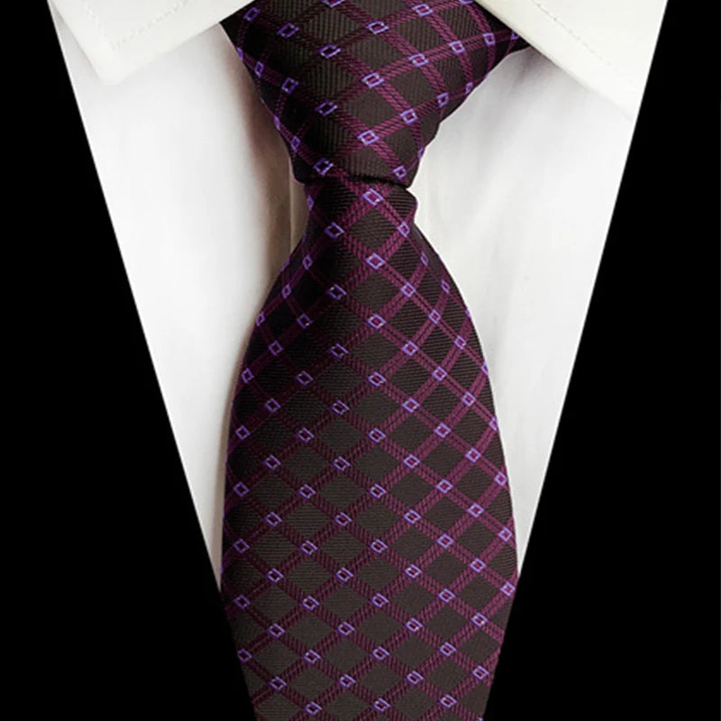 Gravata elegante e luxuosa para casamentes e momentos marcantes. 8 cm. com 68  cores e modelos diferentes