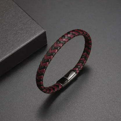 Simples e Classic , Black Hand Woven Leather Bracelet with Metal Magnetic Clasp Men's Fashion Jewelry .