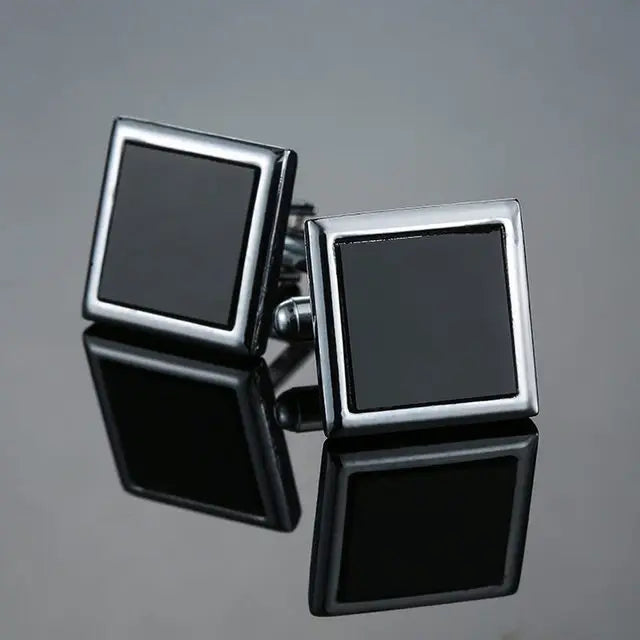 Botões de punho de alta qualidade de cobre  e muito elegante.