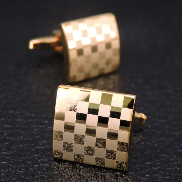 Botões de punho de alta qualidade de cobre  e muito elegante.