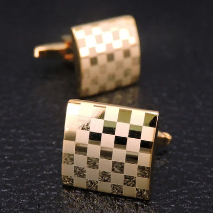 Botões de punho de alta qualidade de cobre  e muito elegante.