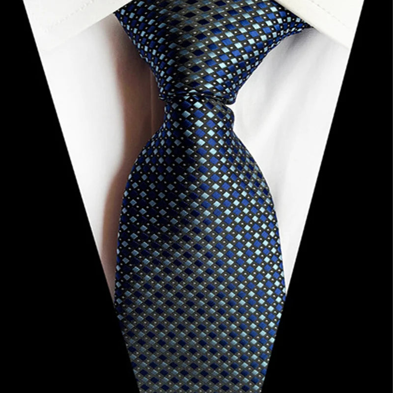 Gravata elegante e luxuosa para casamentes e momentos marcantes. 8 cm. com 68  cores e modelos diferentes