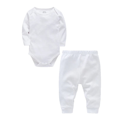 Um toque especial no guarda-roupa do seu bebê de 3 a12 meses.