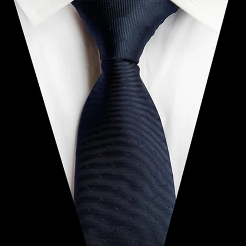 Gravata elegante e luxuosa para casamentes e momentos marcantes. 8 cm. com 68  cores e modelos diferentes