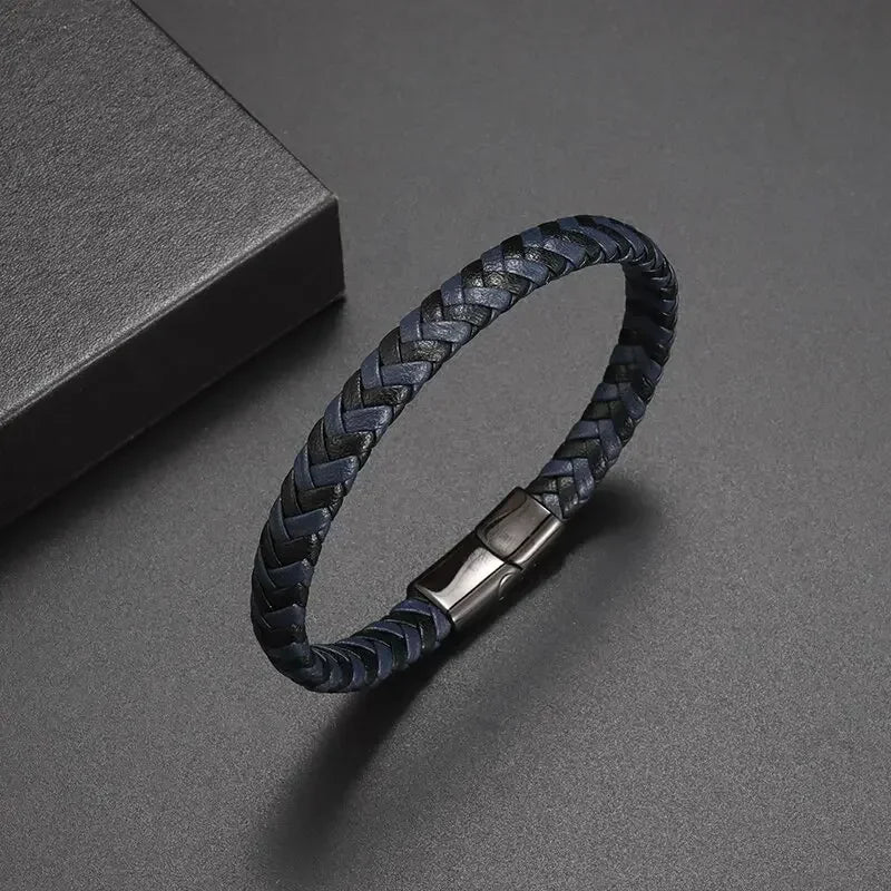 Simples e Classic , Black Hand Woven Leather Bracelet with Metal Magnetic Clasp Men's Fashion Jewelry .