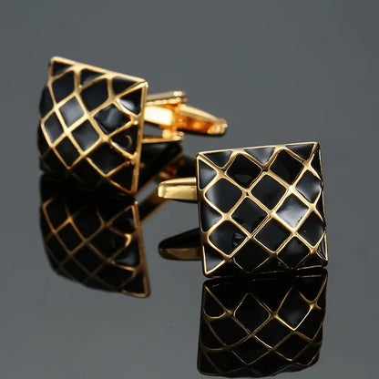 Botões de punho de alta qualidade de cobre  e muito elegante.