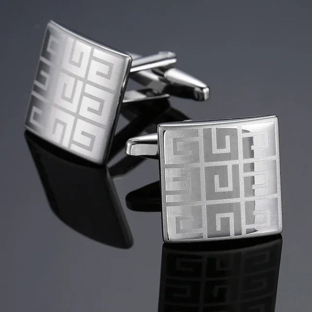 Botões de punho de alta qualidade de cobre  e muito elegante.