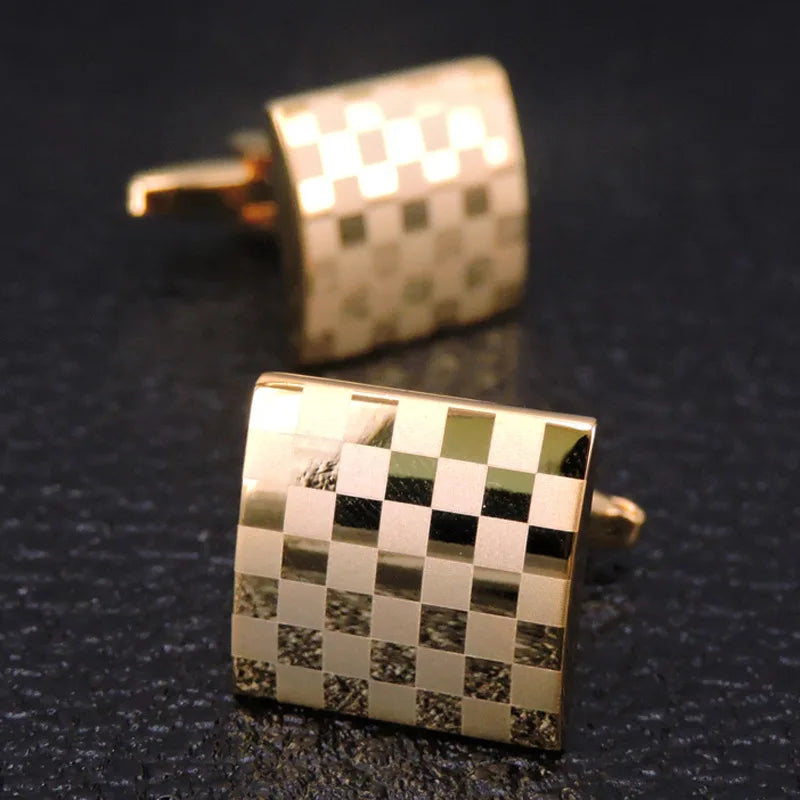 Botões de punho de alta qualidade de cobre  e muito elegante.