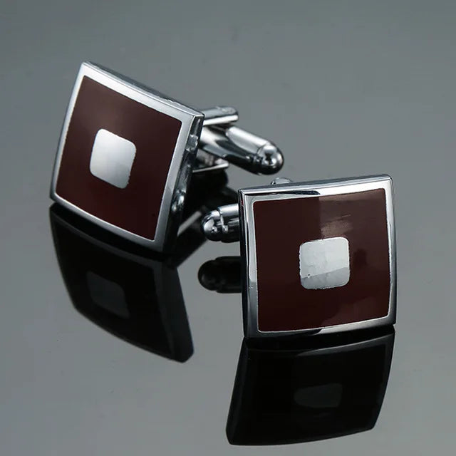 Botões de punho de alta qualidade de cobre  e muito elegante.