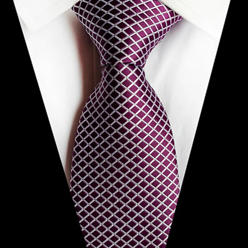 Gravata elegante e luxuosa para casamentes e momentos marcantes. 8 cm. com 68  cores e modelos diferentes
