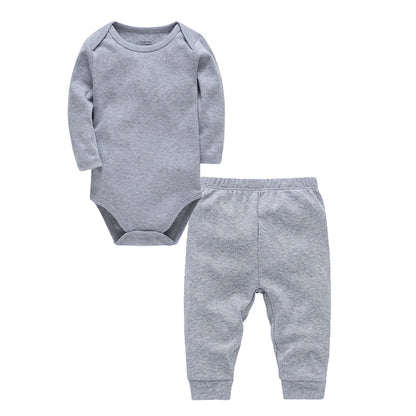 Um toque especial no guarda-roupa do seu bebê de 3 a12 meses.