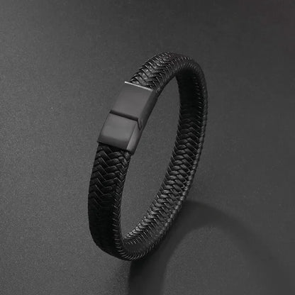 Simples e Classic , Black Hand Woven Leather Bracelet with Metal Magnetic Clasp Men's Fashion Jewelry .